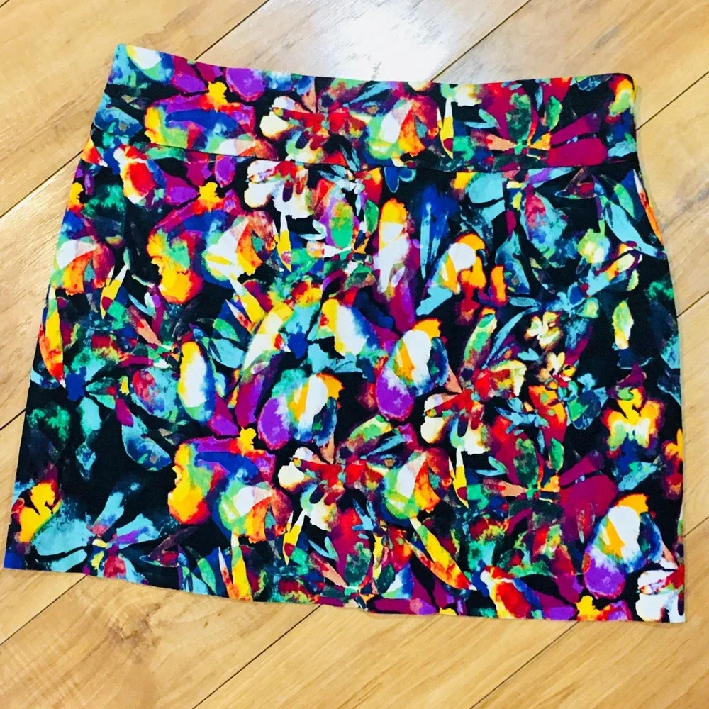 Attyre stretch mini skirt Hawaiian floral summer   Medium 6 boho flowers - Picture 2 of 4